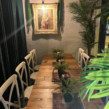 Caffe Retro' Bed & Breakfast